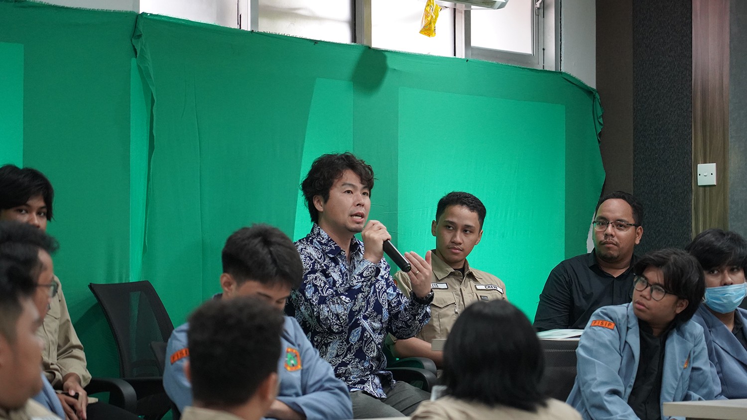 Pentingnya Sisi Kemanusiaan di Era Penuh Konflik