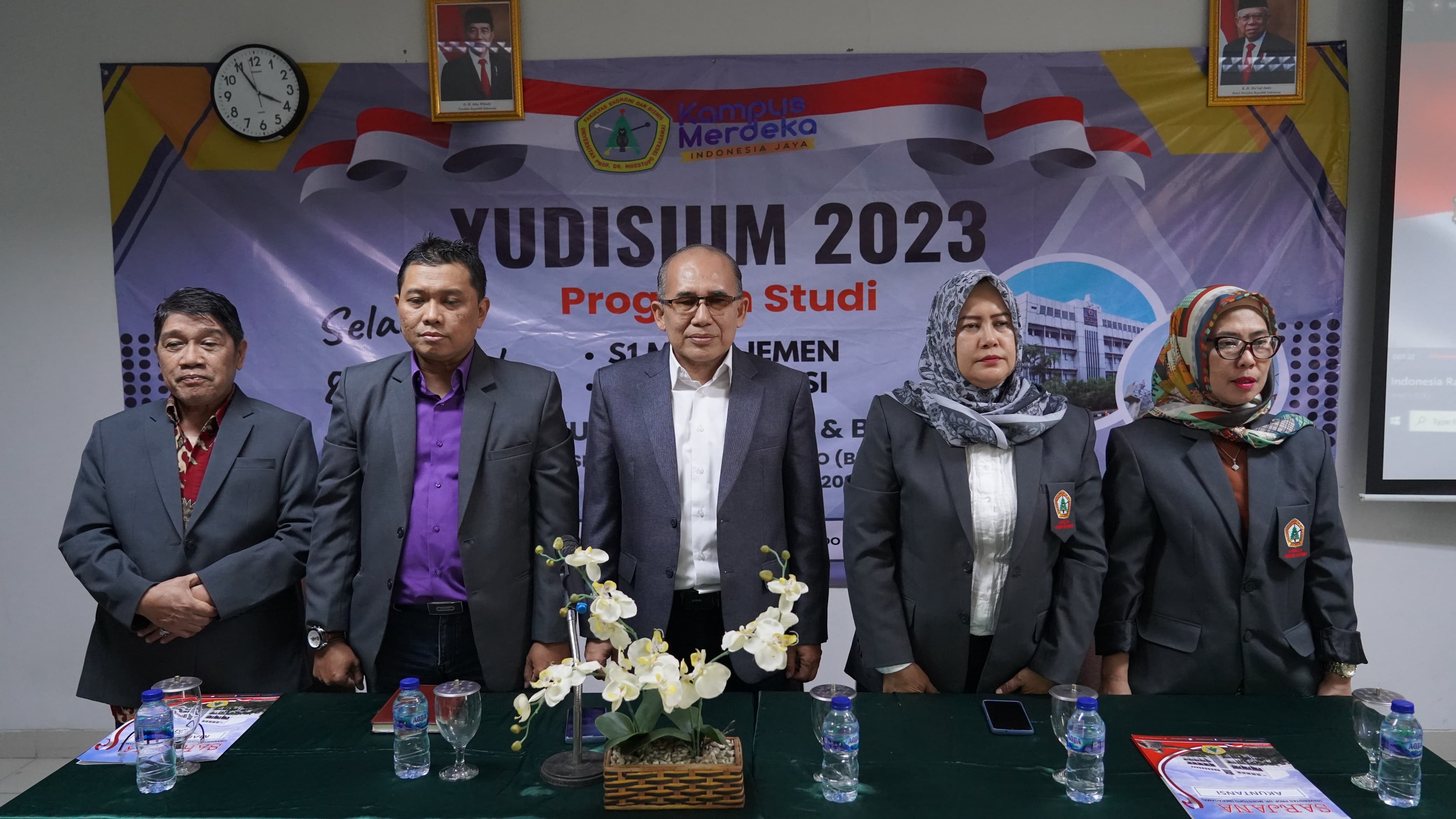 FEB Universitas Moestopo Gelar Yudisium untuk 87 Wisudawan